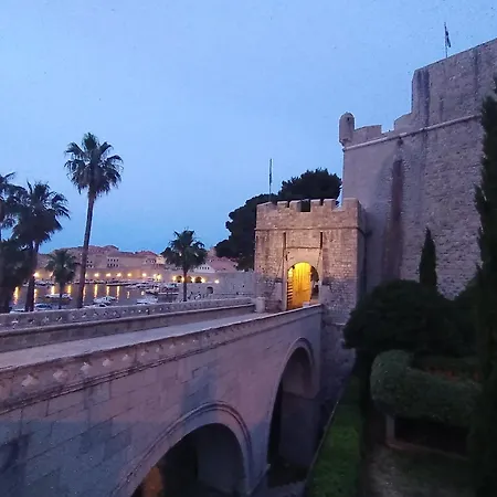 Cozy With The Old Town Charm Appartamento *